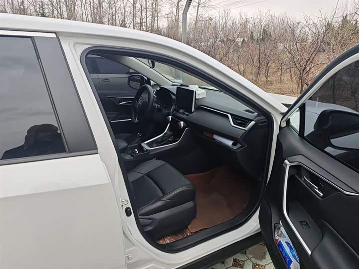 Фото 20 - Toyota Wildlander