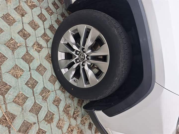 Фото 31 - Toyota Wildlander