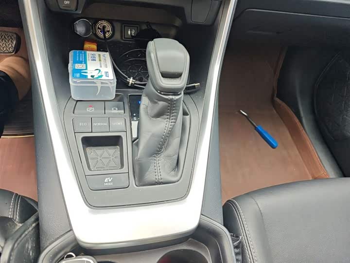 Фото 7 - Toyota Wildlander