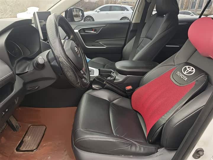 Фото 8 - Toyota Wildlander