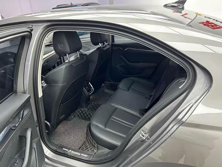 Фото 17 - Skoda Octavia Pro