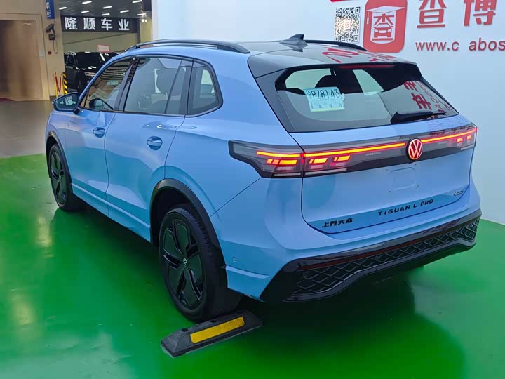 Фото 2 - Volkswagen Tiguan L Pro