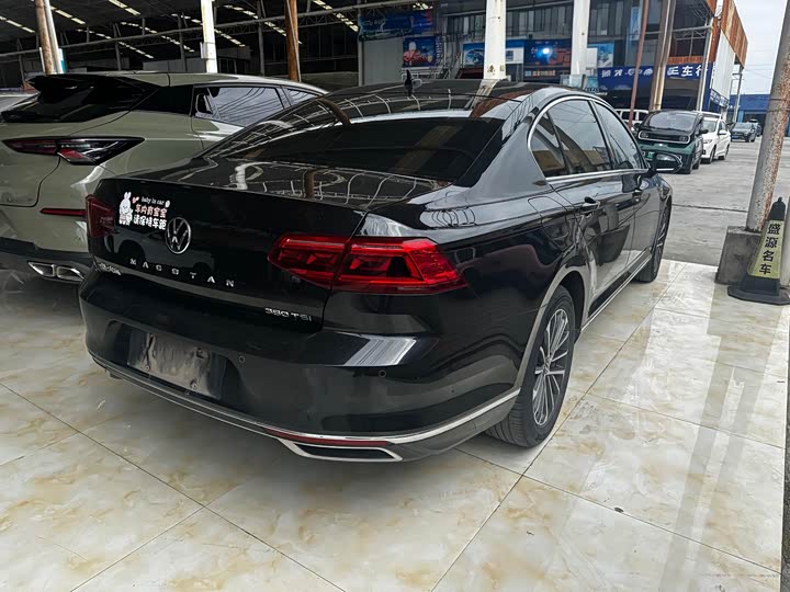 Фото 13 - Volkswagen Magotan