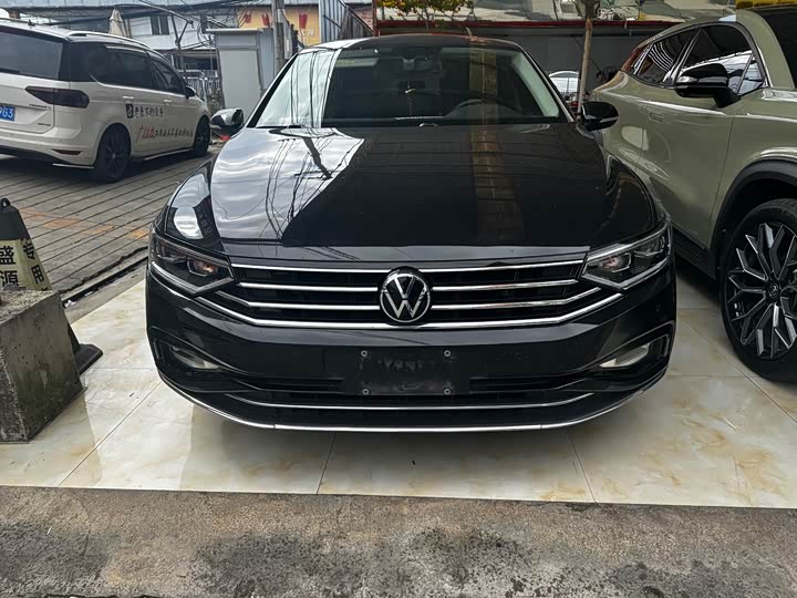 Фото 2 - Volkswagen Magotan