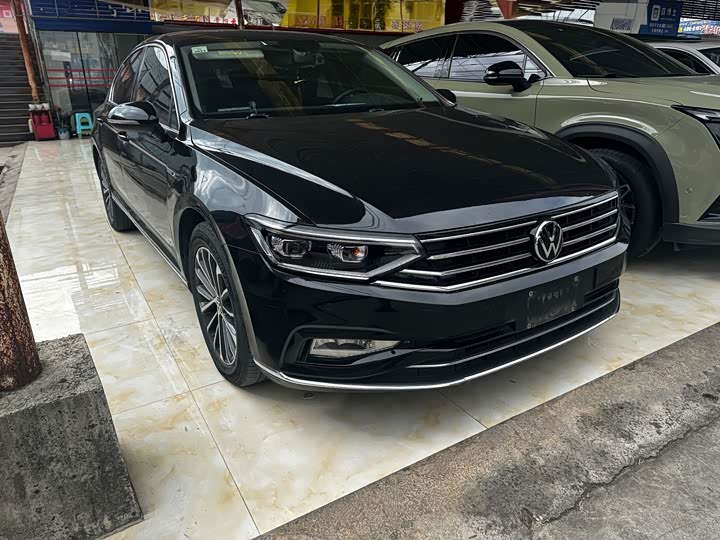 Фото 3 - Volkswagen Magotan