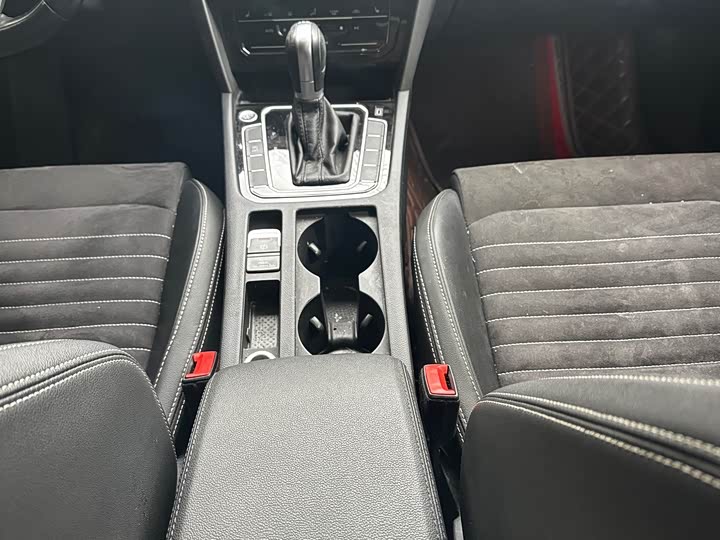 Фото 7 - Volkswagen Magotan