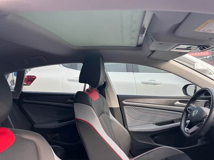 Фото 23 - Volkswagen Lamando L