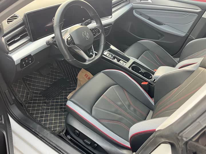 Фото 24 - Volkswagen Lamando L