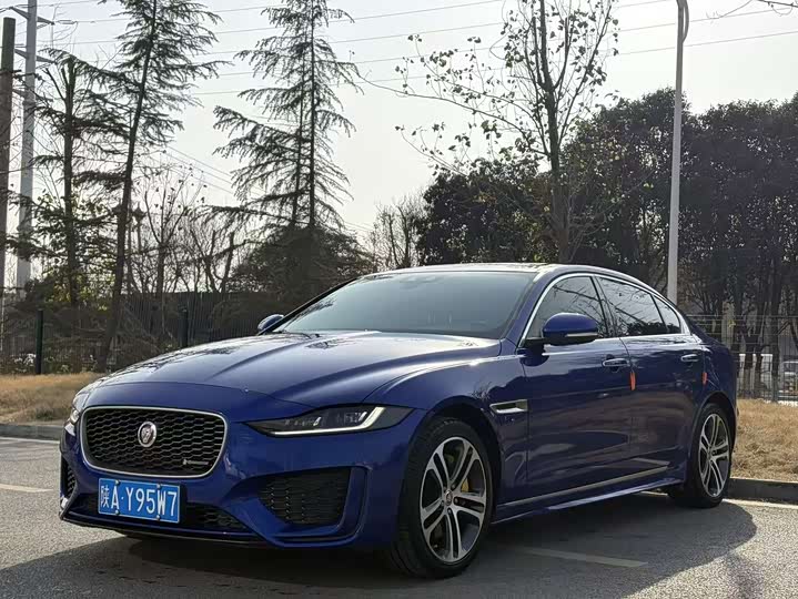 Фото 1 - Jaguar XE L