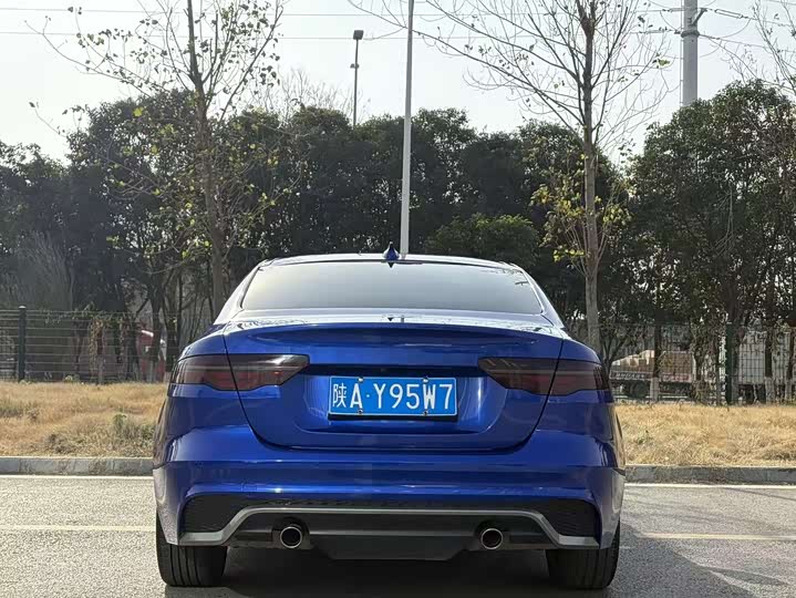 Фото 12 - Jaguar XE L