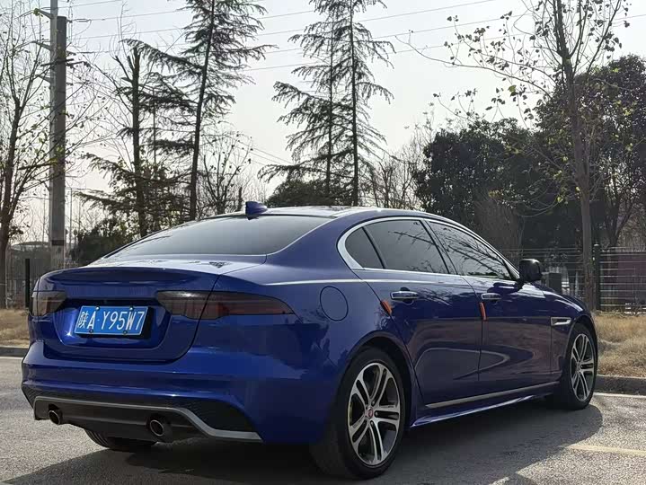 Фото 13 - Jaguar XE L