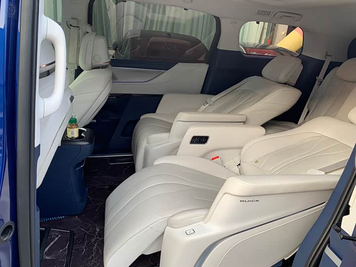 Фото 4 - Buick GL8 Hybrid