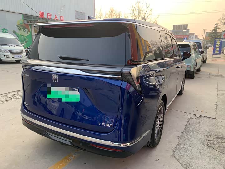 Фото 7 - Buick GL8 Hybrid