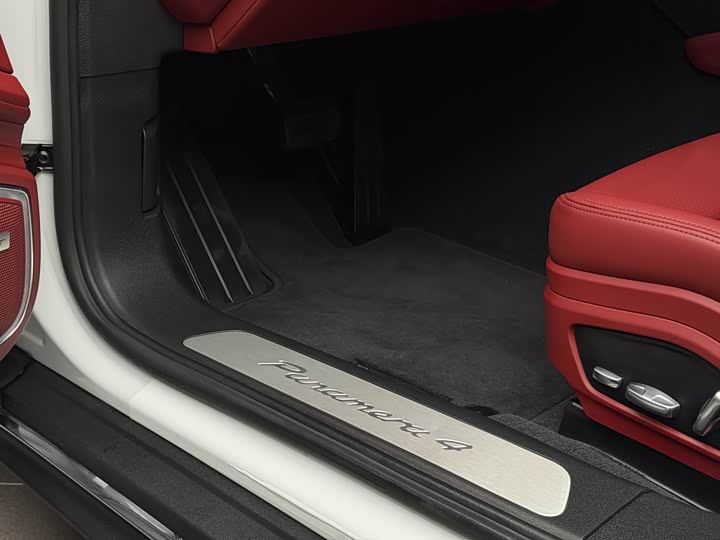 Фото 10 - Porsche Panamera