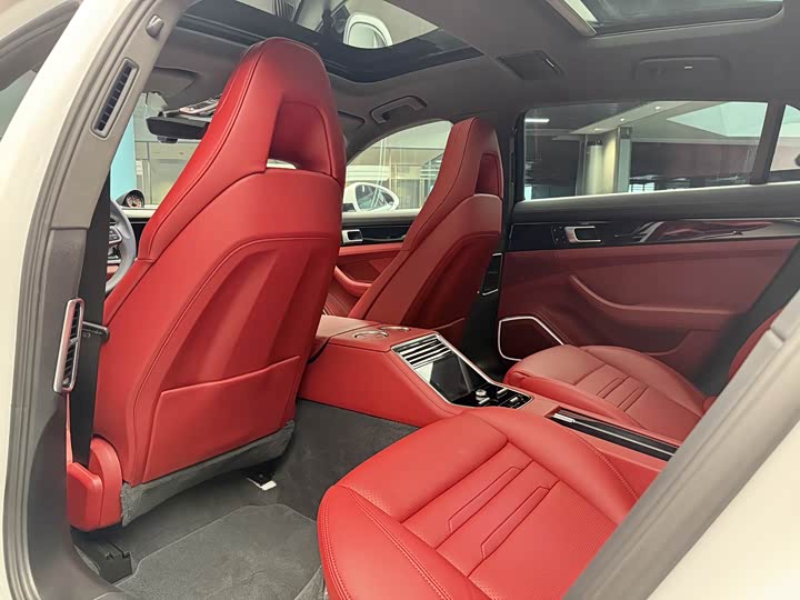 Фото 13 - Porsche Panamera