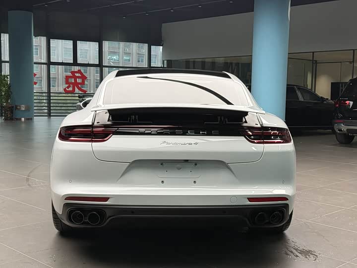 Фото 4 - Porsche Panamera