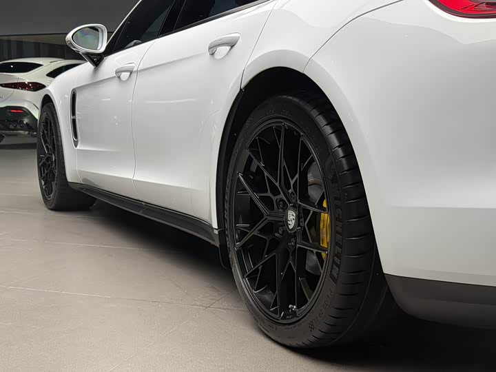 Фото 7 - Porsche Panamera