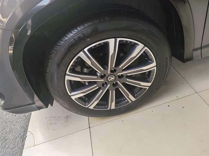 Фото 23 - Changan CS75 Plus