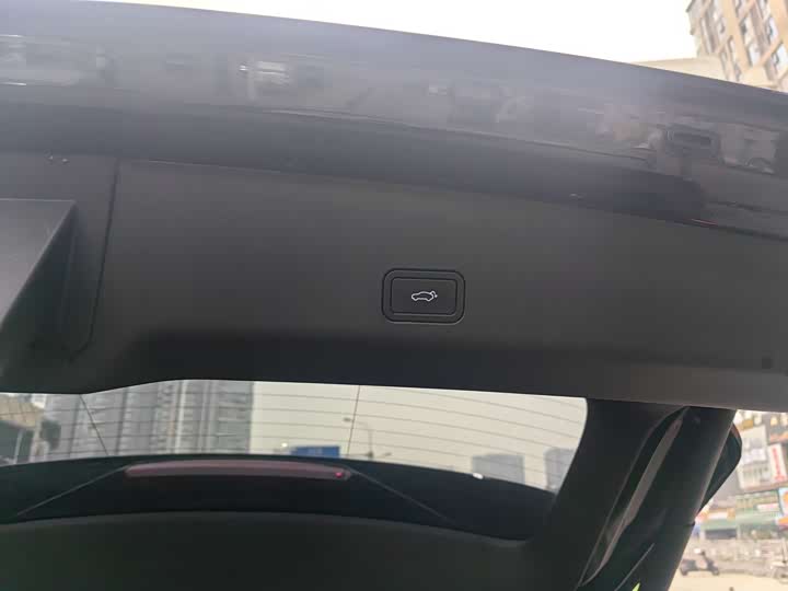 Фото 15 - Geely Monjaro