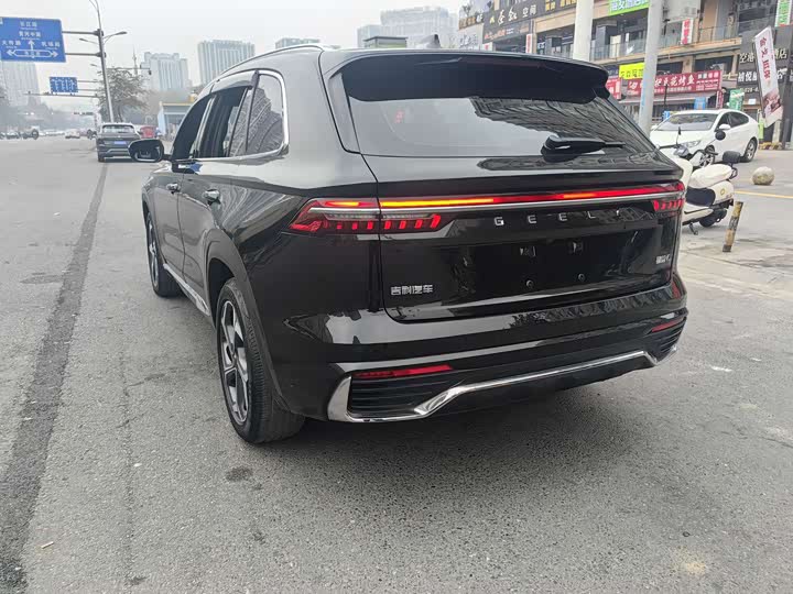 Фото 16 - Geely Monjaro