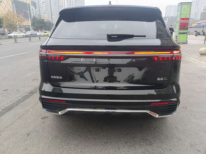 Фото 18 - Geely Monjaro