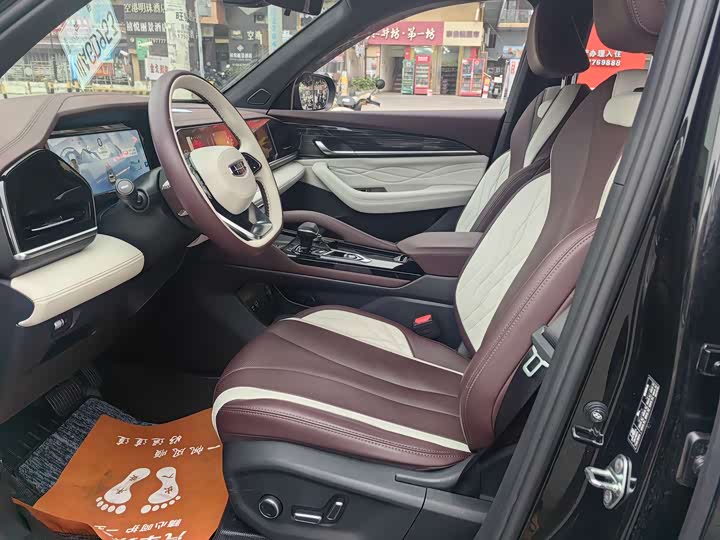 Фото 5 - Geely Monjaro