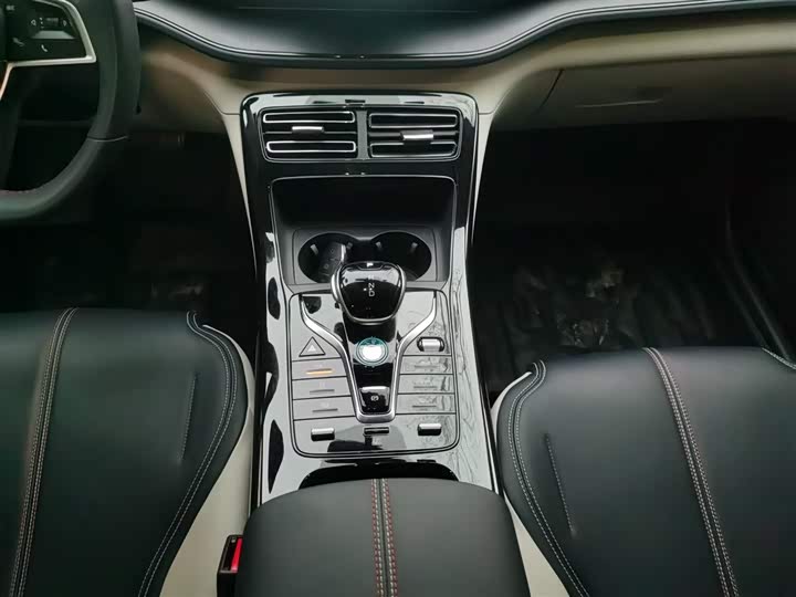 Фото 14 - BYD Qin Plus