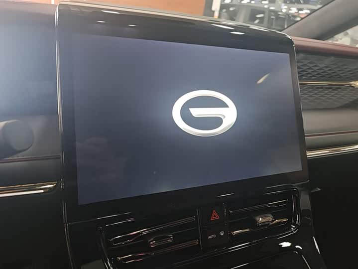 Фото 13 - GAC Trumpchi M8