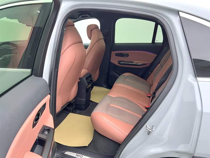 Фото 13 - Nio EC6