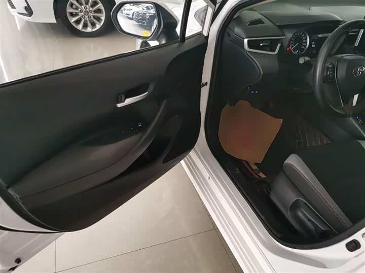 Фото 16 - Toyota Corolla