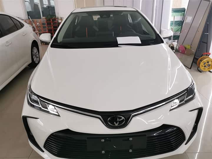 Фото 3 - Toyota Corolla