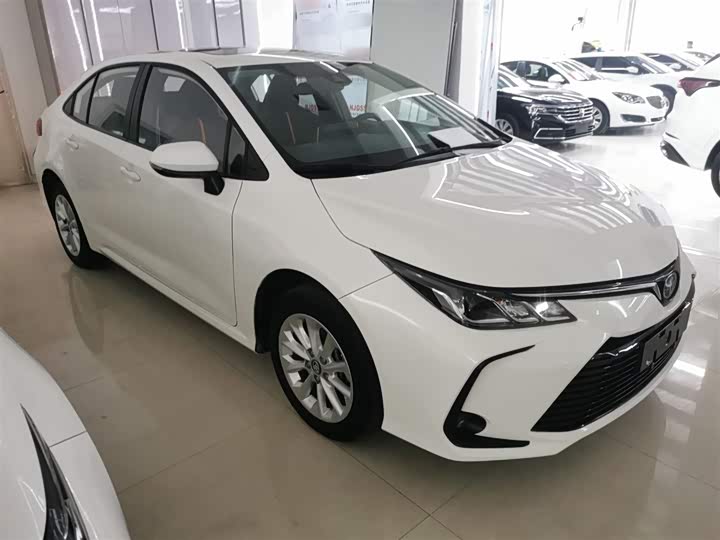 Фото 4 - Toyota Corolla