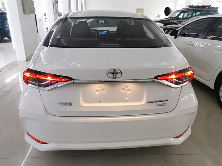 Фото 6 - Toyota Corolla