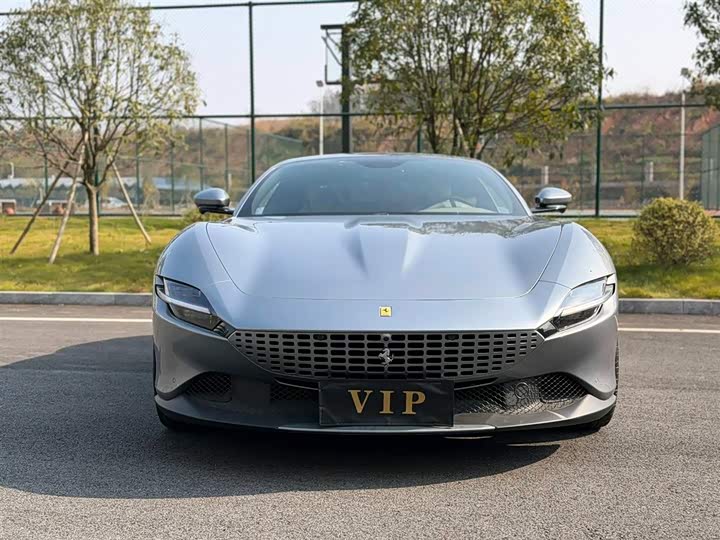 Фото 2 - Ferrari Roma