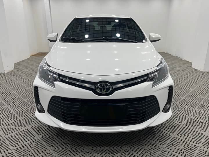 Фото 2 - Toyota Vios