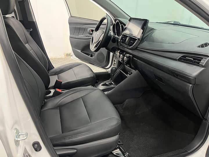 Фото 4 - Toyota Vios