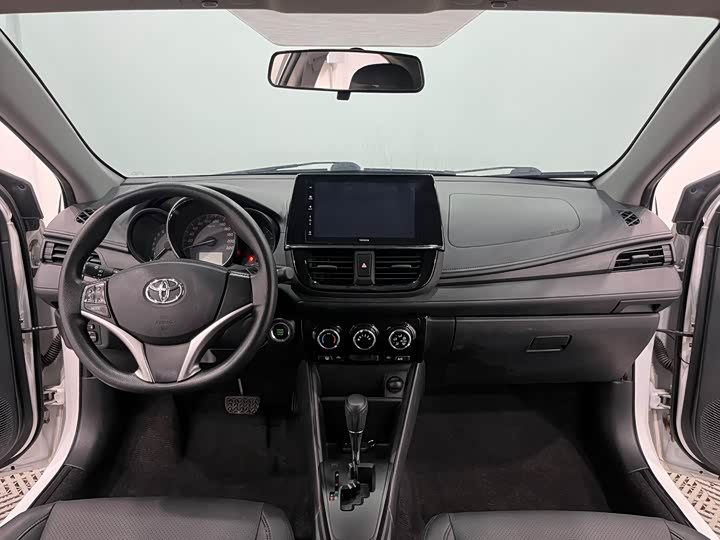 Фото 5 - Toyota Vios