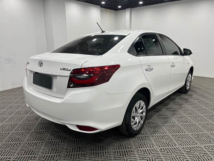 Фото 7 - Toyota Vios