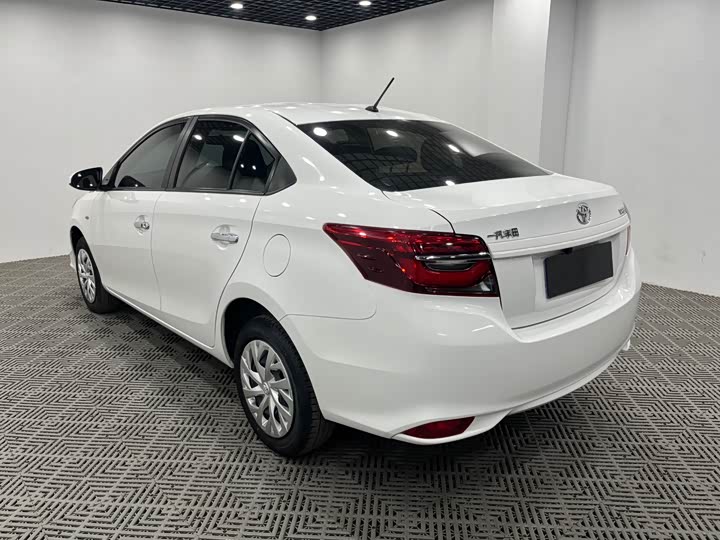 Фото 9 - Toyota Vios