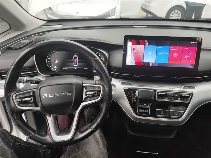 Фото 10 - Roewe iMax 8