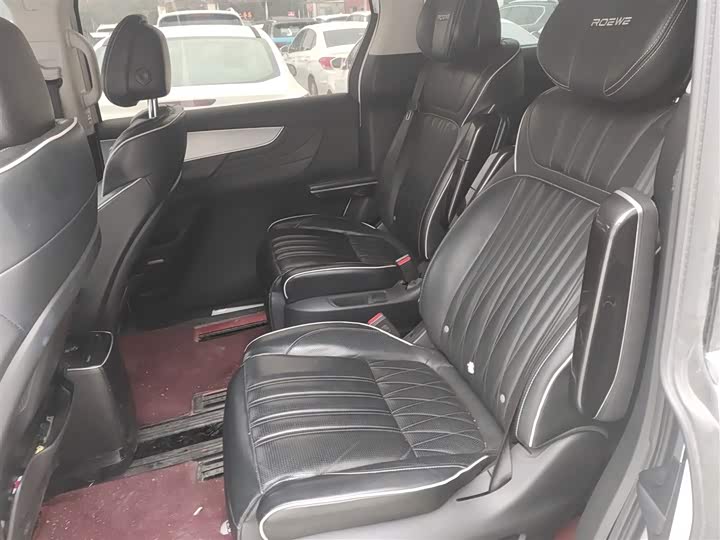 Фото 17 - Roewe iMax 8