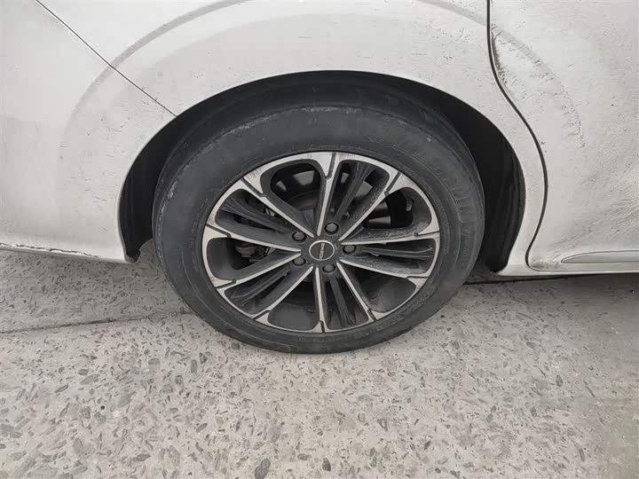 Фото 26 - Roewe iMax 8