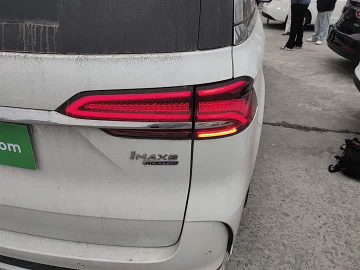 Фото 8 - Roewe iMax 8