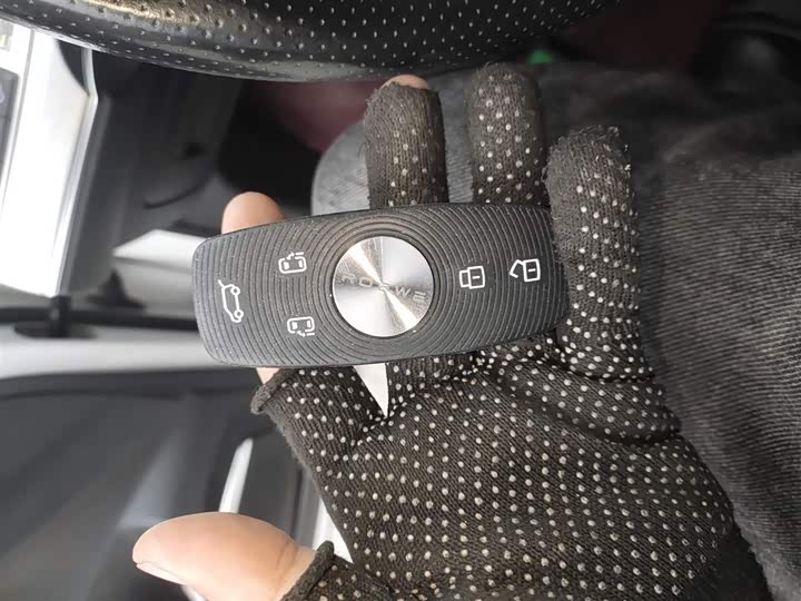 Фото 9 - Roewe iMax 8