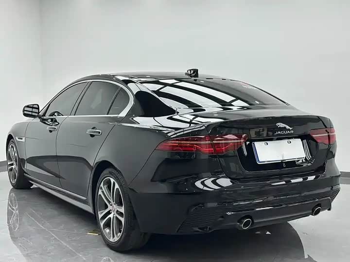 Фото 7 - Jaguar XE L