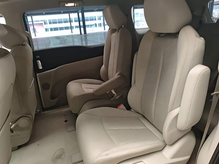 Фото 17 - Buick GL8 ES