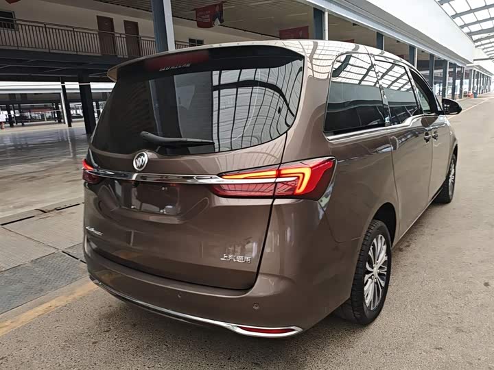 Фото 7 - Buick GL8 ES