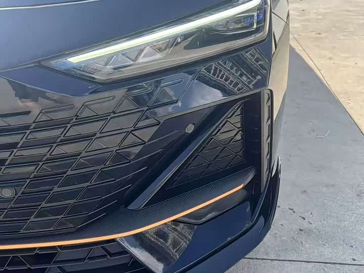 Фото 4 - Changan UNI-V