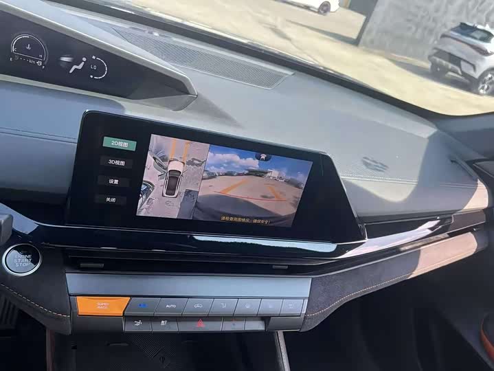 Фото 8 - Changan UNI-V