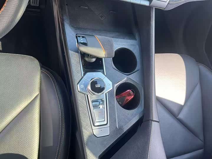 Фото 9 - Changan UNI-V